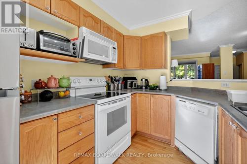 42 College Circle, Ottawa, ON - Indoor Photo Showing Kitchen