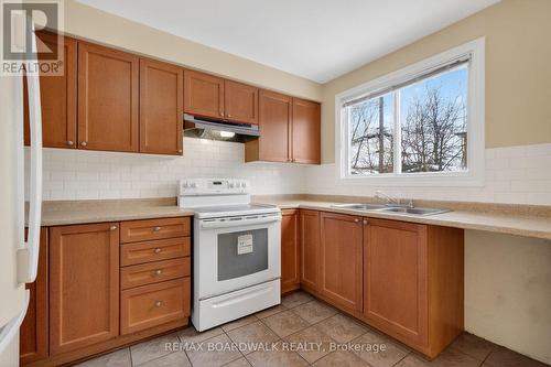 2666 Regina Street, Ottawa, ON - Indoor Photo Showing Kitchen With Double Sink