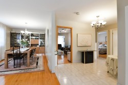 817 Rue Parkway  Laval (Chomedey), QC H7W 1W4