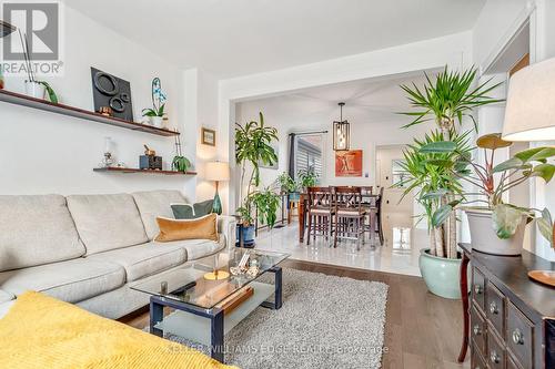 188 Bay Street N, Hamilton, ON - Indoor Photo Showing Living Room