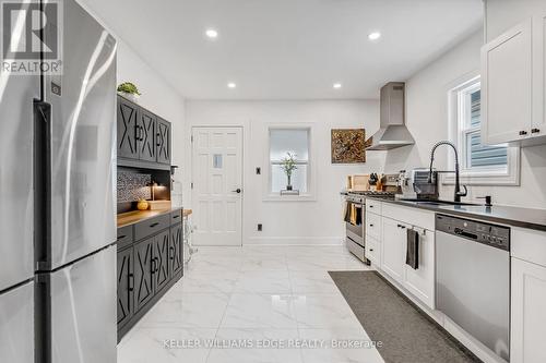 188 Bay Street N, Hamilton, ON - Indoor Photo Showing Kitchen With Upgraded Kitchen