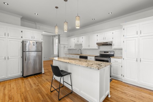 Cuisine - 4382-4380  - 4382 Ch. De La Côte-Des-Neiges, Westmount, QC - Indoor Photo Showing Kitchen With Upgraded Kitchen