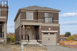 989 QUEENSDALE AVENUE  Oshawa (Donevan), ON L1H 0W5