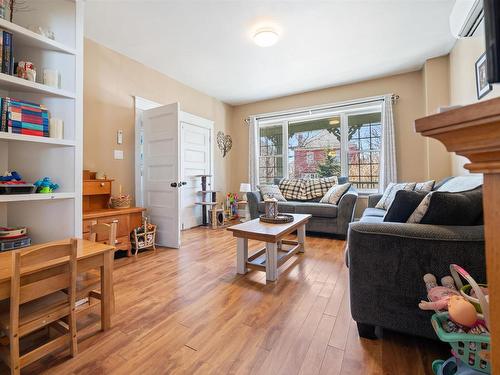 2 Davison Street, Amherst, NS 