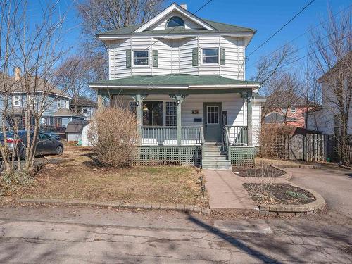 2 Davison Street, Amherst, NS 