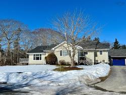 33 Oak Road Belleville South, NS B0W 2X0