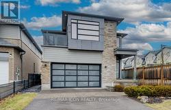 204 CARRIAGE WAY  Waterloo, ON N2K 0C6
