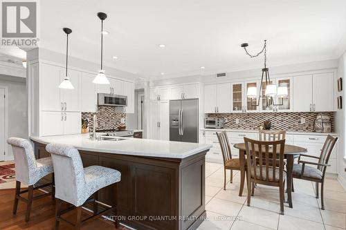 305 - 390 Upper Middle Road E, Oakville, ON - Indoor