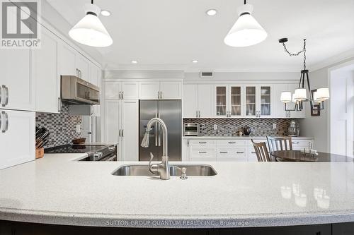 305 - 390 Upper Middle Road E, Oakville, ON - Indoor Photo Showing Kitchen With Stainless Steel Kitchen With Upgraded Kitchen