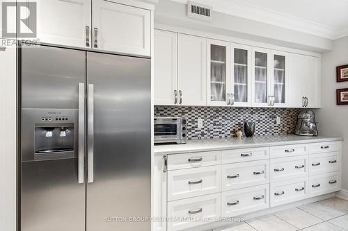 305 - 390 Upper Middle Road E, Oakville, ON - Indoor Photo Showing Kitchen