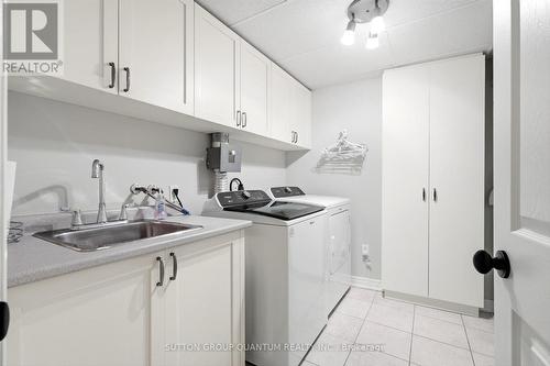 305 - 390 Upper Middle Road E, Oakville, ON - Indoor Photo Showing Laundry Room