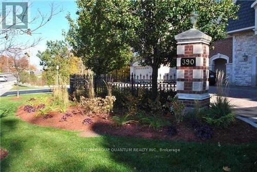 305 - 390 Upper Middle Road E, Oakville, ON - Outdoor