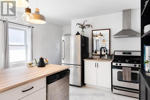 37 Lock Street, St. Catharines (Port Dalhousie), ON - Indoor Photo Showing Kitchen