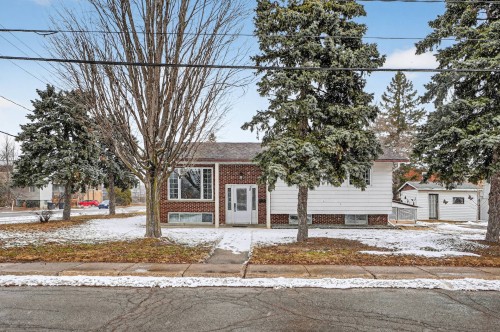 Façade - 18 Rue Gratton, Sainte-Thérèse, QC - Outdoor