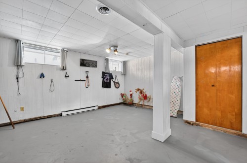 Salle familiale - 18 Rue Gratton, Sainte-Thérèse, QC - Indoor