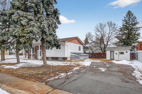 Stationnement - 18 Rue Gratton, Sainte-Thérèse, QC - Outdoor