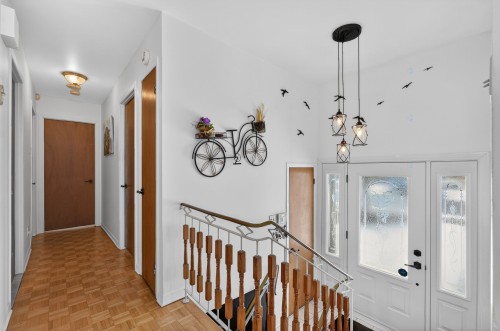 Hall d'entrée/Vestibule - 18 Rue Gratton, Sainte-Thérèse, QC - Indoor Photo Showing Other Room