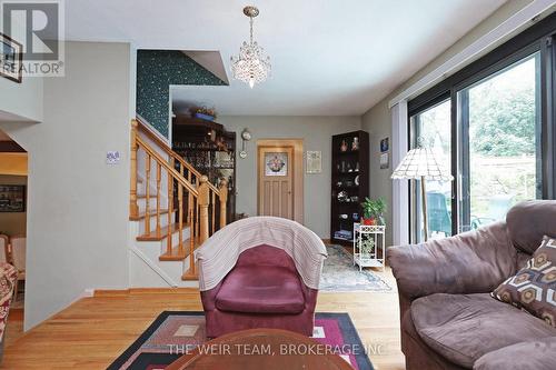 1577 Otterby Road, Mississauga, ON - Indoor Photo Showing Living Room