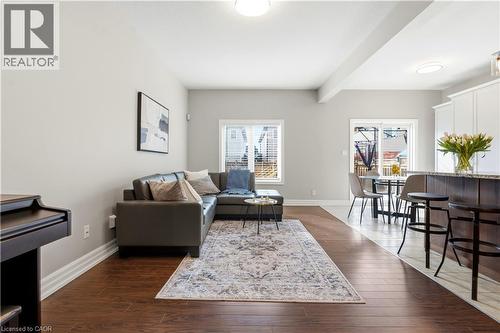 219 Moorlands Crescent, Kitchener, ON - Indoor Photo Showing Living Room