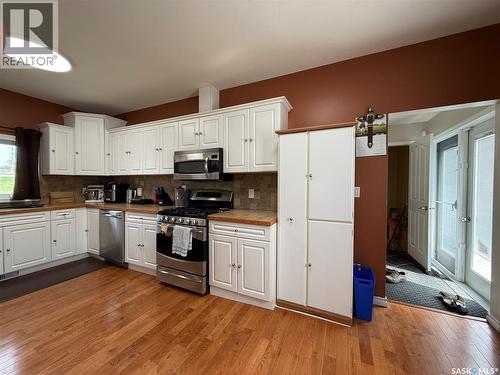 2009 Connaught Street, Regina, SK - Indoor Photo Showing Kitchen
