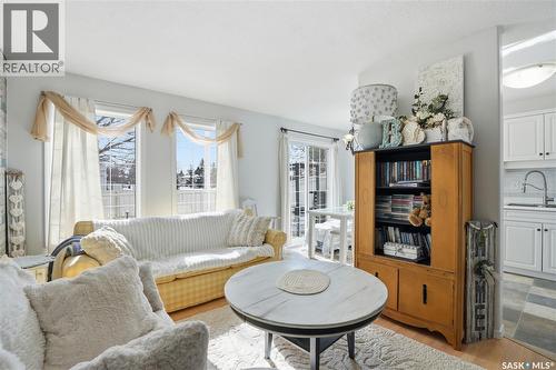25 110 Keevil Crescent, Saskatoon, SK - Indoor Photo Showing Living Room