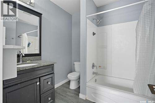 114 E Avenue S, Saskatoon, SK - Indoor Photo Showing Bathroom