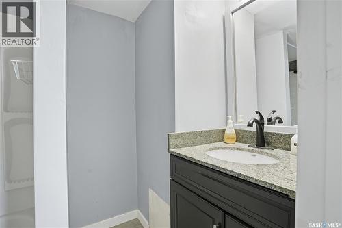 114 E Avenue S, Saskatoon, SK - Indoor Photo Showing Bathroom