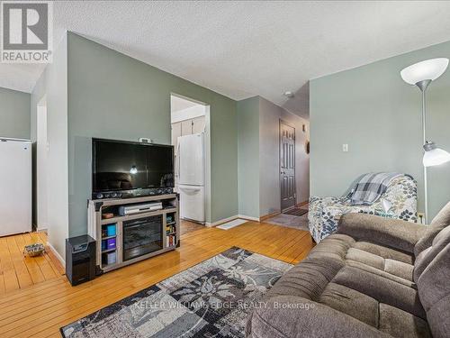 31 - 51 Paulander Drive, Kitchener, ON - Indoor Photo Showing Living Room