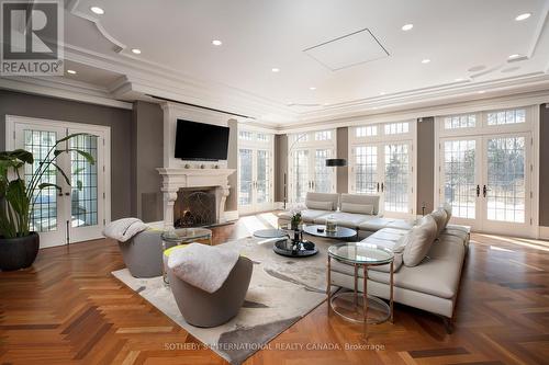 45 Bayview Ridge, Toronto, ON - Indoor Photo Showing Living Room With Fireplace