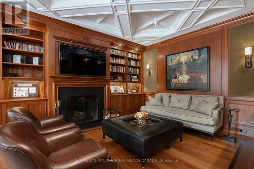 45 Bayview Ridge, Toronto, ON - Indoor Photo Showing Living Room With Fireplace