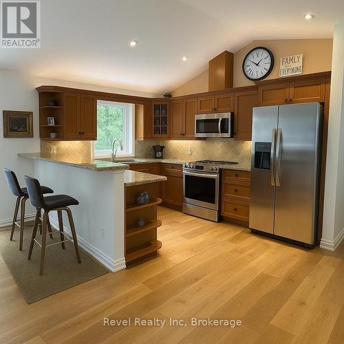 89 Trout Lane, Tiny, ON - Indoor Photo Showing Kitchen With Upgraded Kitchen