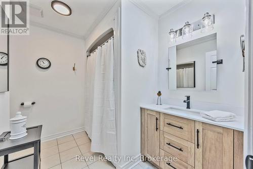 89 Trout Lane, Tiny, ON - Indoor Photo Showing Bathroom