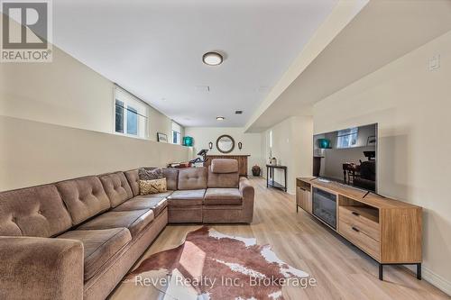 89 Trout Lane, Tiny, ON - Indoor Photo Showing Living Room