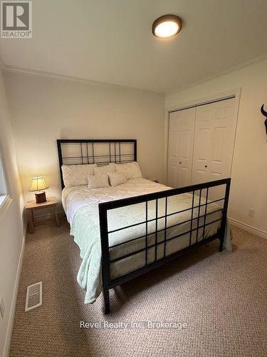 89 Trout Lane, Tiny, ON - Indoor Photo Showing Bedroom