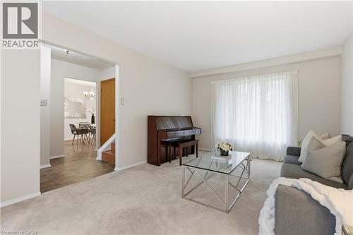 28 Bacall Crescent, Hamilton, ON - Indoor Photo Showing Other Room