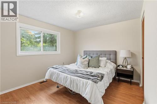 28 Bacall Crescent, Hamilton, ON - Indoor Photo Showing Bedroom