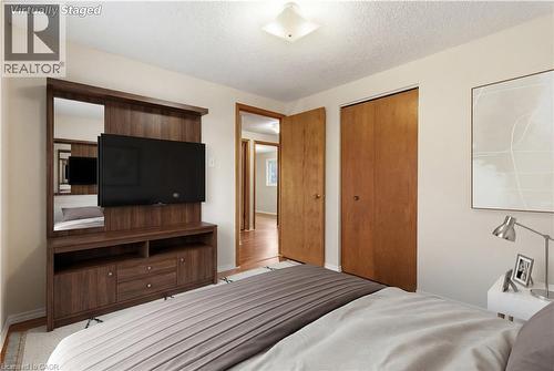 28 Bacall Crescent, Hamilton, ON - Indoor Photo Showing Bedroom