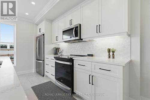 310 - 1560 Upper West Avenue, London South (South B), ON - Indoor Photo Showing Kitchen With Upgraded Kitchen