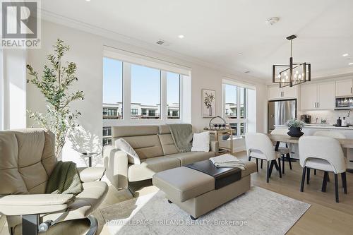 310 - 1560 Upper West Avenue, London South (South B), ON - Indoor Photo Showing Living Room