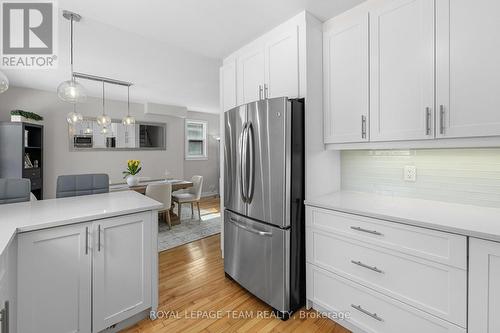 433 Dawson Avenue, Ottawa, ON - Indoor Photo Showing Kitchen