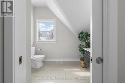 433 Dawson Avenue, Ottawa, ON - Indoor Photo Showing Bathroom