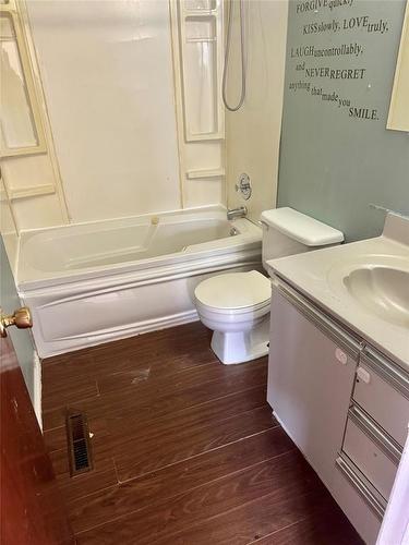 95 Char Bay, Thompson, MB - Indoor Photo Showing Bathroom
