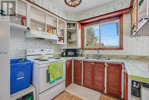 2082 Sandy Hill Road, Champlain, ON - Indoor Photo Showing Kitchen With Double Sink