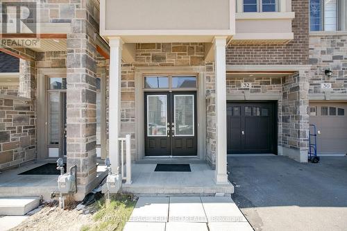 32 DALBEATTIE DRIVE  Brampton, ON L6Y 6H6
