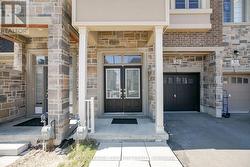 32 DALBEATTIE DRIVE  Brampton, ON L6Y 6H6