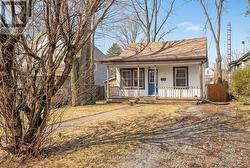 166 EAST 6TH STREET  Hamilton (Centremount), ON L9A 3C3