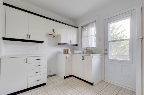 Kitchen - 3967 Av. Lacombe, Montréal (Côte-Des-Neiges/Notre-Dame-De-Grâce), QC - Indoor Photo Showing Laundry Room