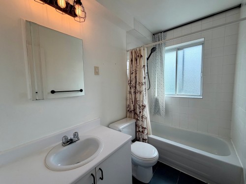 Bathroom - 8-658 Av. Mercille, Saint-Lambert, QC - Indoor Photo Showing Bathroom