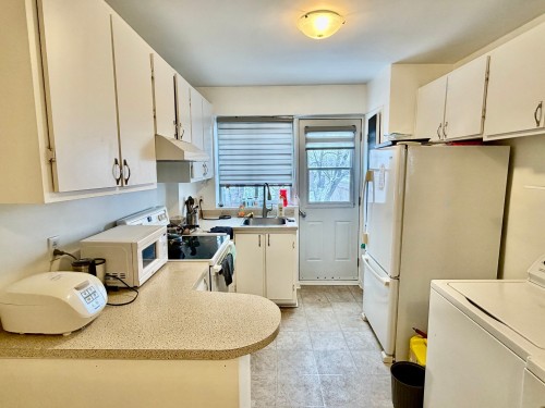 Kitchen - 8-658 Av. Mercille, Saint-Lambert, QC - Indoor