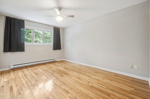 Master Bedroom - 9227 Av. Vincent-Quiblier, Montréal (Ahuntsic-Cartierville), QC - Indoor Photo Showing Other Room